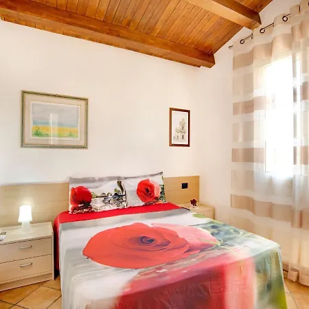 Appartamento Beachside Getaway W Garden